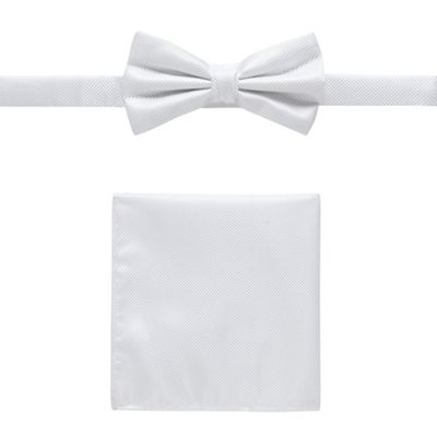 Black Tie - White bow tie and pocket set