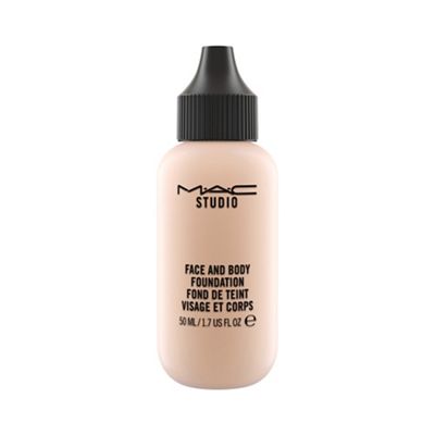 Amazon Com Mac Studio Fix Powder Plus Foundation Nw25 Foundation