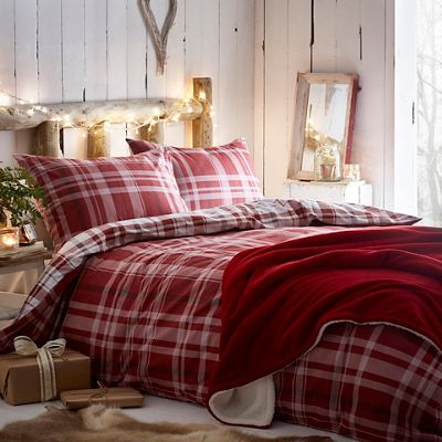 Home Collection - Red 'Noelle Christmas Check' Bedding set