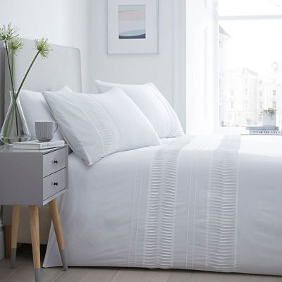 Home Collection - White 'Hayley' Bedding Set