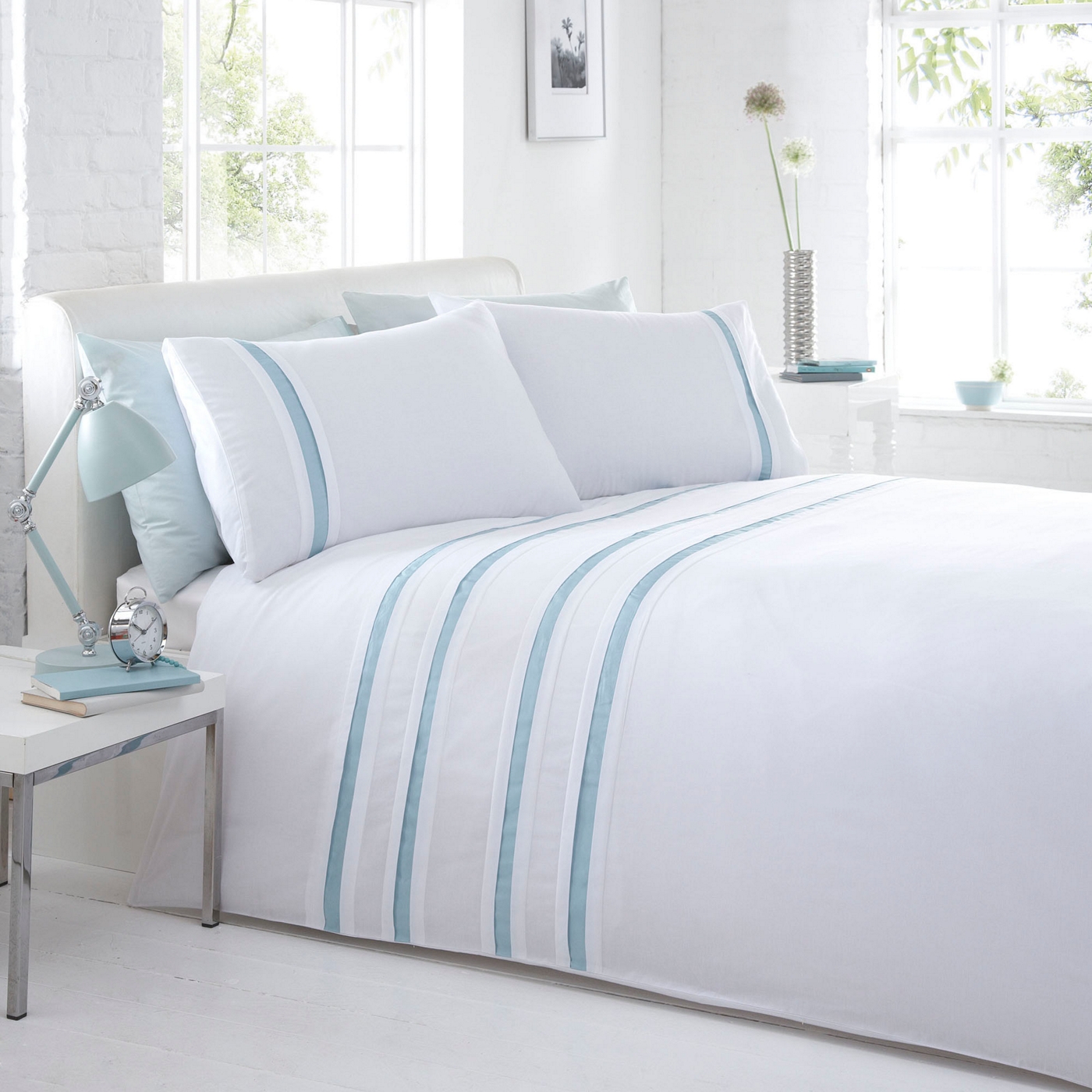 Light blue Finchley Ribbon bedding set