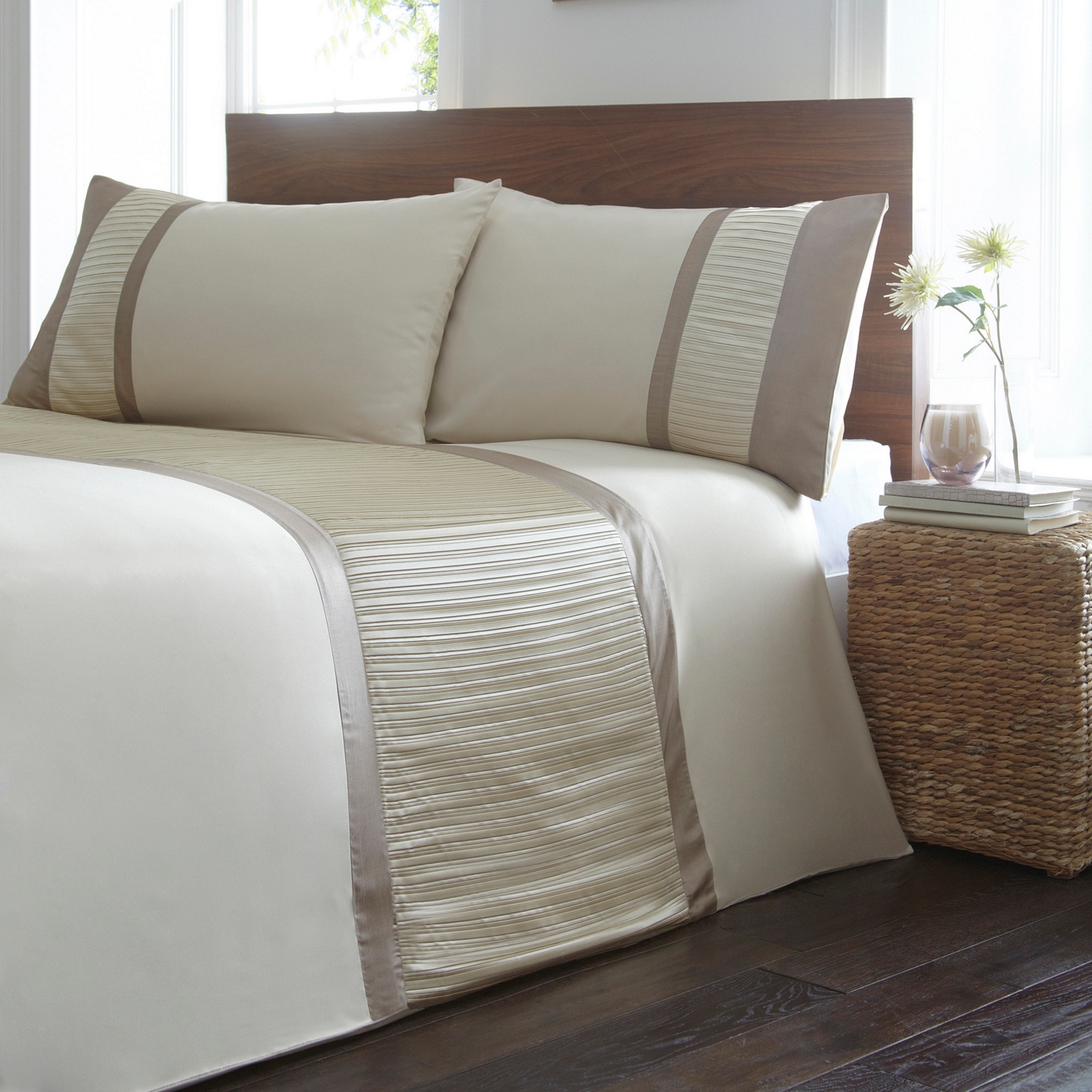 Natural Shiloh bedding set