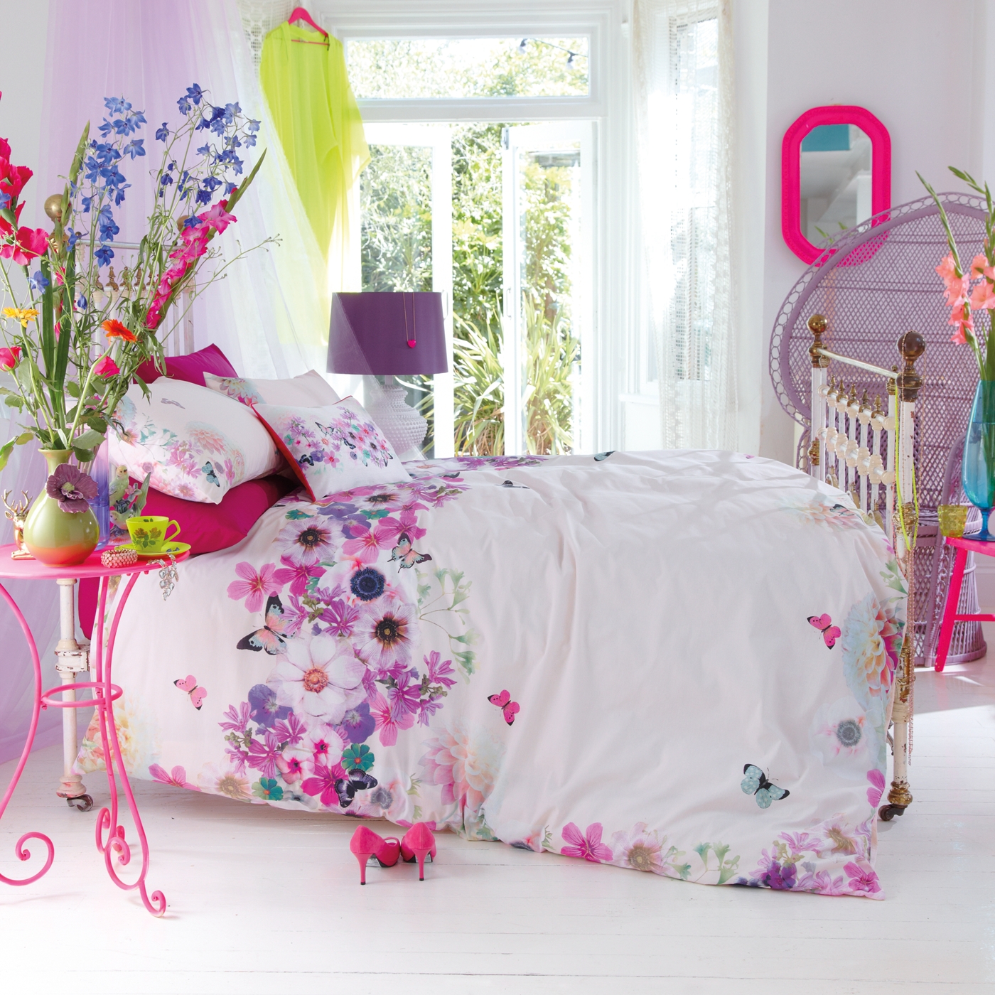 Accessorize Off white Winter Bloom bedding set