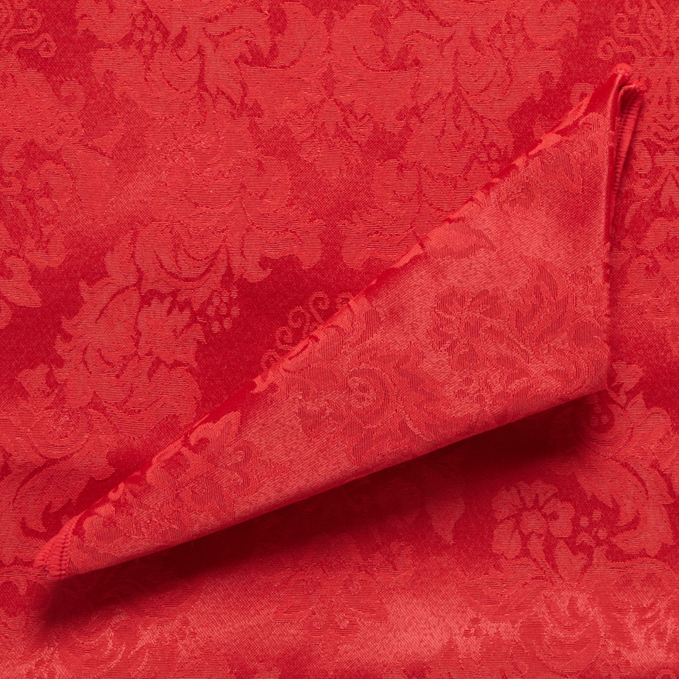 Red damask tablecloth and eight napkins