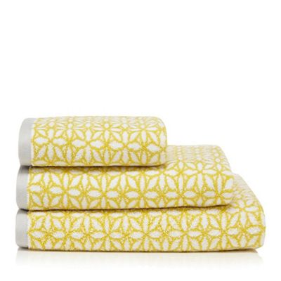 Home Collection - Yellow floral print towel